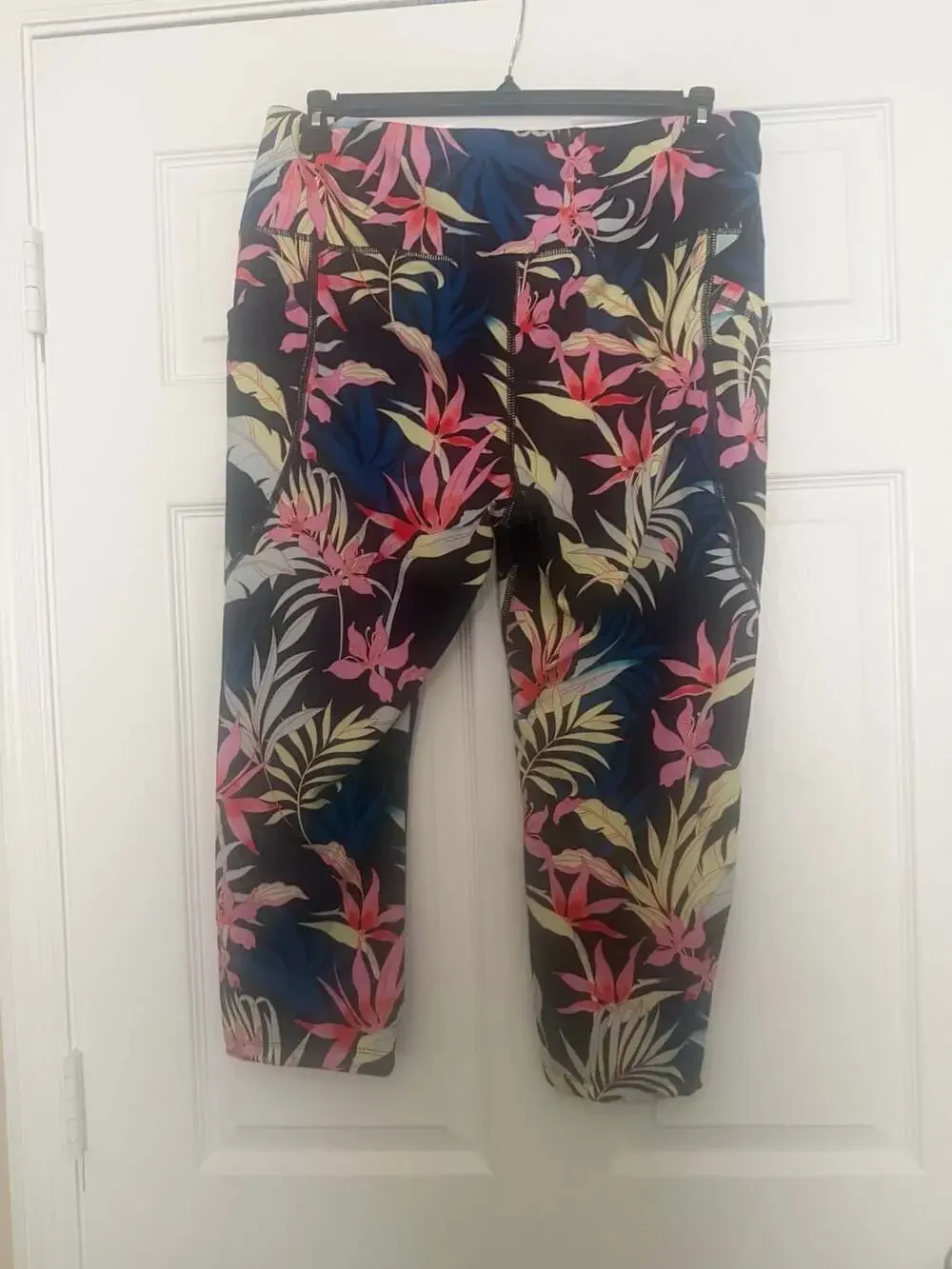 Avia Womens Pull-On Active Capri Leggings Midnight Tropical